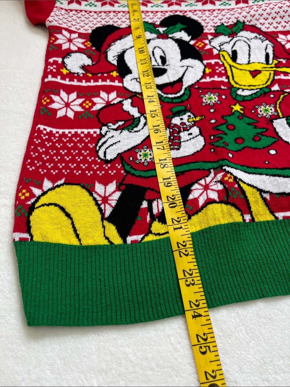 Disney Women's Long Sleeve Christmas Sweater Size Medium - Picture 6 of 7